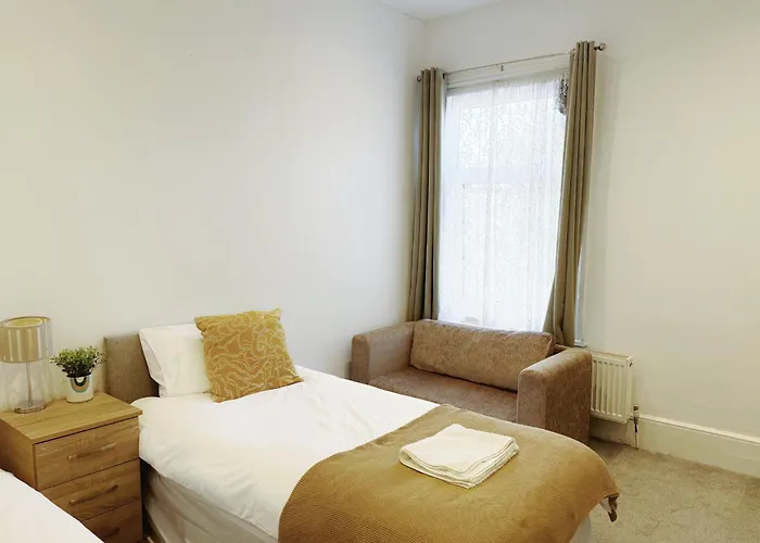 Shirley Guest House